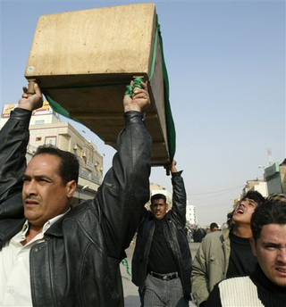 Illustration for article titled In Baghdad, Sunni Woman Marries Shiite Man Amid Lull In Violence